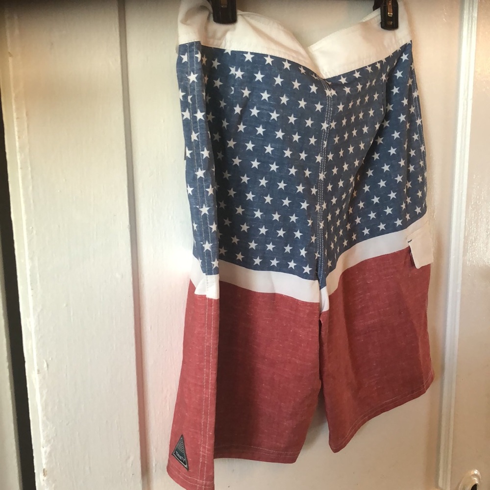 TRINITY Patriots Boardshorts Stretch Below The Knee Men’s Size 30 - Picture 9 of 9